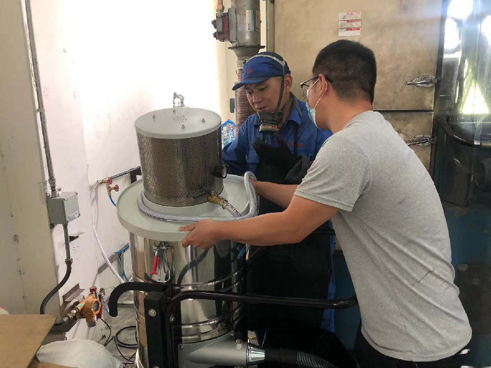 伊博特气动防爆吸尘器应用案例